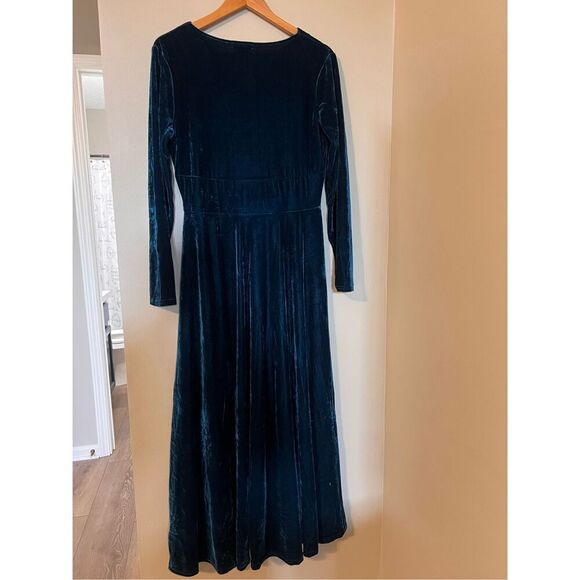 Urban Coco Size M Long Sleeve V-Neck Maxi Dress Emerald Green Velvet Formal NWT - Picture 6 of 15